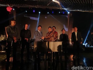 Manny Pacquiao Buka Bar di Bali