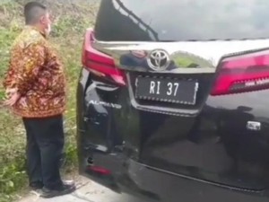 Mobil Rombongan Mentan Kecelakaan di Tol Jombang