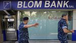Parah! Begini Suasana Bank BLOM Lebanon Setelah Dirusak Nasabah Parah! Begini Suasana Bank BLOM Lebanon Setelah Dirusak Nasabah