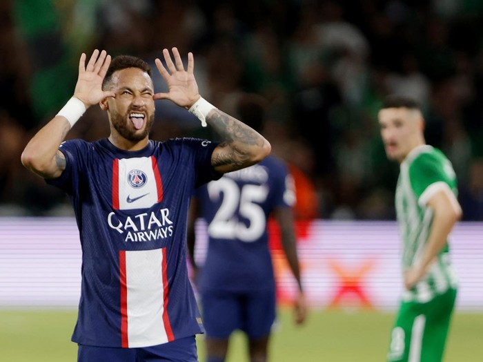 HAIFA, ISRAEL - SEPTEMBER 14: Neymar Jr of Paris Saint Germain celebrates 1-3  during the UEFA Champions League  match between Maccabi Haifa v Paris Saint Germain at the Sammy Oferstadium on September 14, 2022 in Haifa Israel (Photo by Nir Keidar/Soccrates/Getty Images)