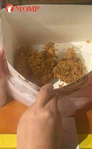 Nyesek! Netizen Dapat Ayam KFC Super Mungil, Sebesar Jari Tangan