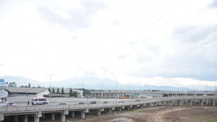 Pekerjaan Tol Cisumdawu per Juni yang Ditargetkan Beroperasi Oktober 2022