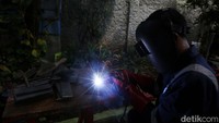 Pelatihan teknik pengelasan ini diikuti oleh 10 peserta.