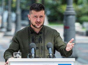 Zelensky Sebut Anak-anak Ukraina Minta Hadiah Senjata ke Sinterklas