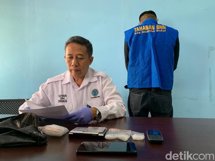 Pria Lembang ditangkap edarkan sabu