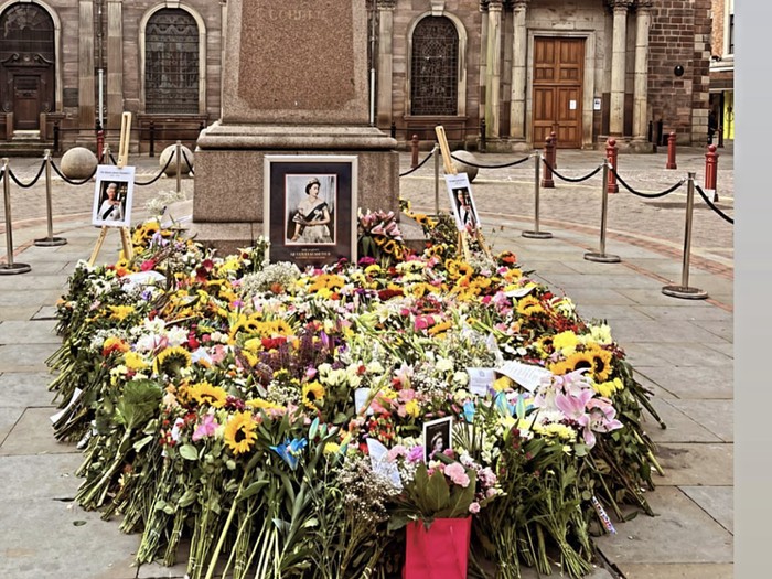Monumen duka Ratu Elizabeth II