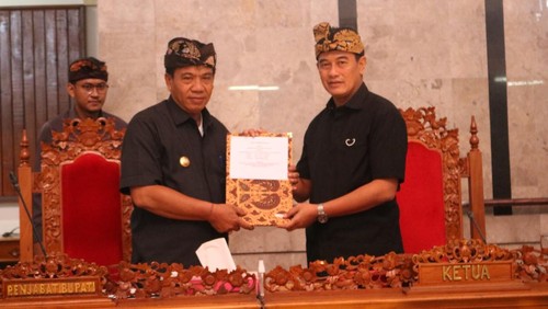 Sidang Paripurna DPRD Kabupaten Buleleng, dengan agenda penandatangan Nota Kesepakatan Perubahan Kebijakan Umum APBD (KUA) dan Perubahan Prioritas Anggaran Sementara (PPAS) TA 2022, Kamis (15/9/2022).
