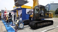 wacana pembangunan pabrik bulldozer di Indonesia itu akan dilaksanakan pada 2023 mendatang.