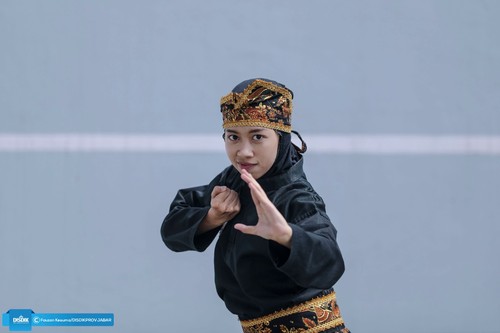 peraih medali emas O2SN 2022 cabang pencak silat asal SMKN 1 Bandung