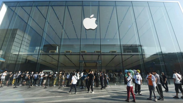 Antrean pembeli iPhone 14