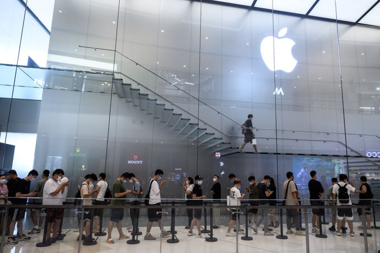Antrean pembeli iPhone 14 Antrean pembeli iPhone 14