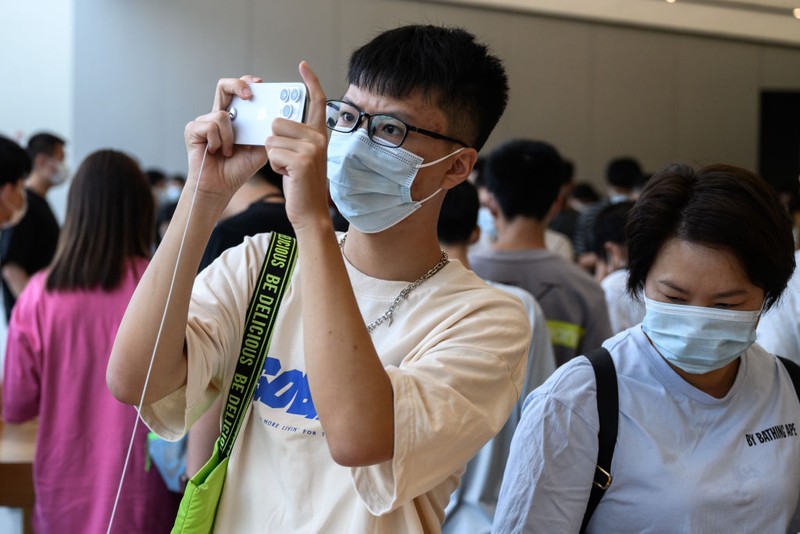 Antrean pembeli iPhone 14