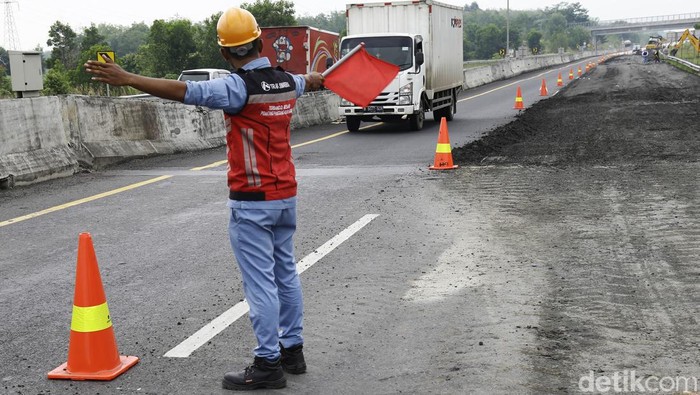 Tol Terbanggi Besar-Pematang Panggang-Kayu Agung  (Terpeka) memiliki kontur tanah rawa menjadi salah satu tantangan dalam perawatannya.