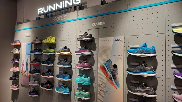 Erajaya rambah bisnis sepatu