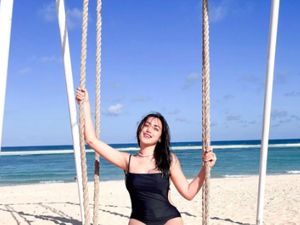 Pakai Swimsuit, Perut Kempes Jedar Jadi Sorotan Setelah 4 Bulan Melahirkan