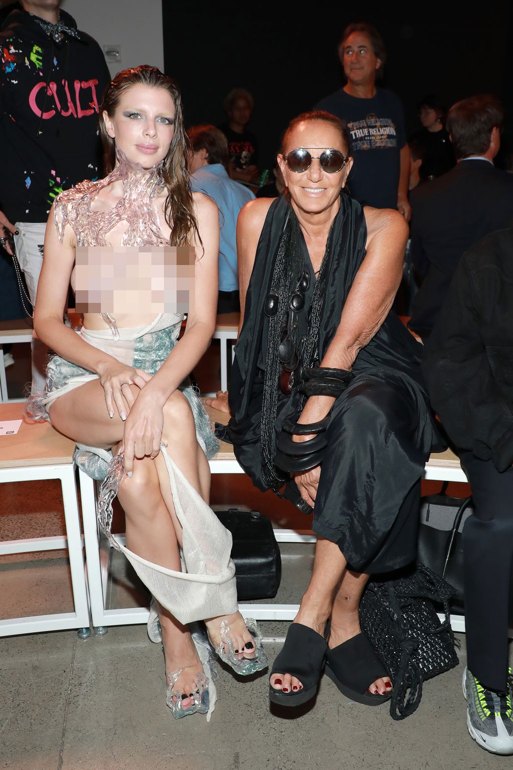 NEW YORK, NEW YORK - SEPTEMBER 13: Julia Fox attends the Parsons MFA Student Show during  September 2022 New York Fashion Week: The Shows at Gallery at Spring Studios on September 13, 2022 in New York City. (Photo by Jason Mendez/Getty Images for NYFW: The Shows)