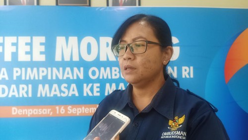 Kepala Perwakilan Ombudsman Bali, Ni Nyoman Sri Widhiyanti (46) ketika ditemui detikBali pada Jumat (16/9/2022) di Kantor Ombudsman Perwakilan RI, Jalan Melati No 14, Denpasar