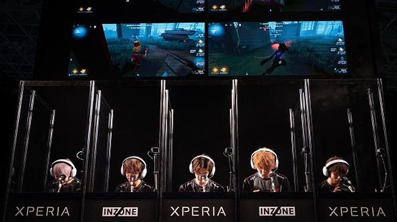 Visitors play video games at the Tokyo Game Show in Chiba prefecture on September 15, 2022. (Photo by Yuichi YAMAZAKI / AFP) (Photo by YUICHI YAMAZAKI/AFP via Getty Images)