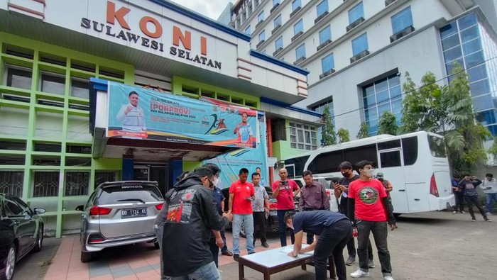 KONI Sulsel menerima suporter PSM yang berunjuk rasa.