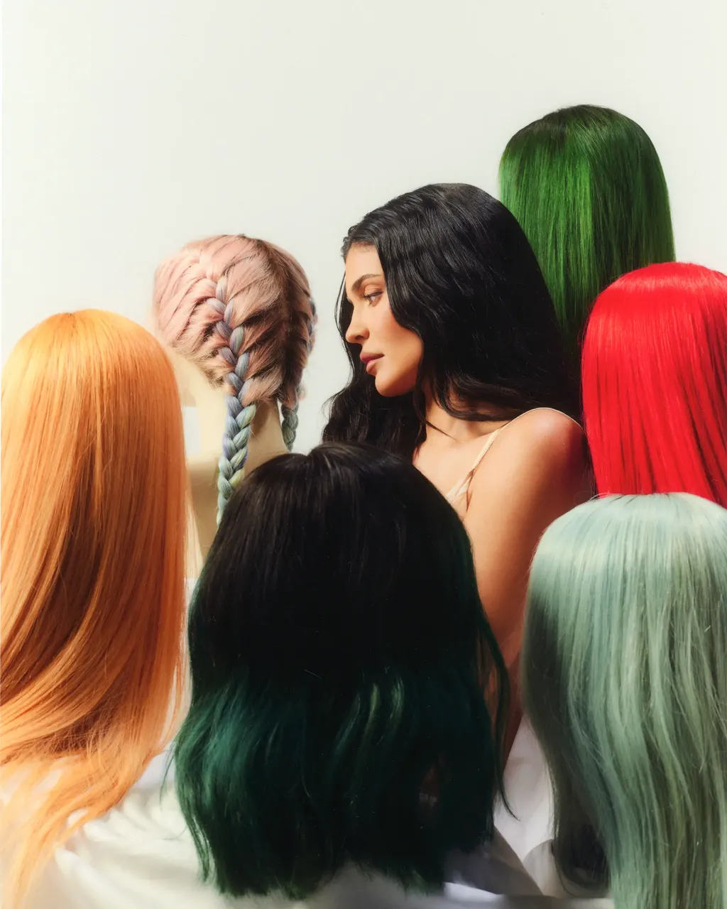 Kylie Jenner Pemotretan Tanpa Busana Atasan Dada Ditutupi Lipstik