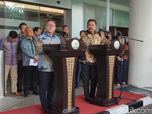 Kejagung Lanjut Usut Kasus Impor Baja-Ekspor CPO Meski Duet Bareng Kemendag