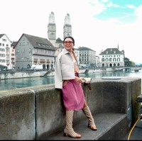 Mayangsari juga membawa serta rombongan dan tim dokumentasinya ke Eropa. Mayangsari sendiri terakhir kali melakukan perjalanan seorang diri ketika sang anak, Khirani Trihatmodjo berusia 1 tahun. Saat itu ia memutuskan pergi ke London. Foto: Instagram/@mayangsari_official