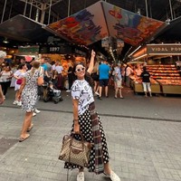 Walau tak ditemani suami dan anaknya namun Mayangsari tampak begitu menikmati liburannya. Ekspresi bahagia pun tampak jelas di wajah Mayangsari. Foto: Instagram/@mayangsari_official