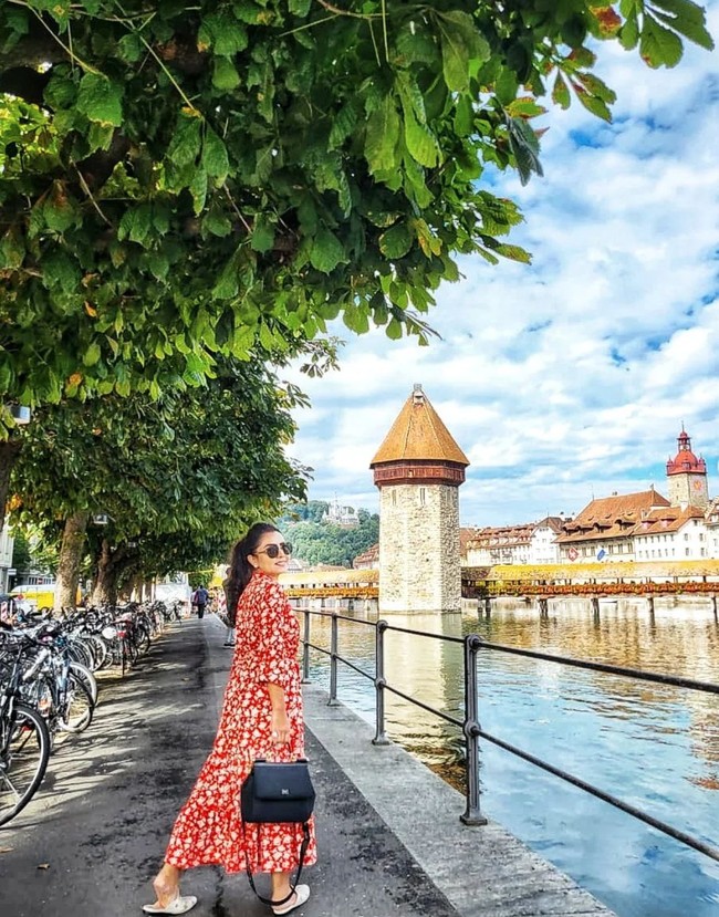 Mayangsari tampaknya sedang menikmati momen liburannya seorang diri ke Eropa. Melalui akun Instagram miliknya, istri Bambang Trihatmodjo itu tampak membagikan momen-momennya selama berada di sana. Foto: Instagram/@mayangsari_official