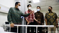 Anies Baswedan meresmikan rumah sakit milik Siloam Hospital Group (SHG) yang berlokasi di Mampang, Jakarta Selatan, Jumat (16/9/2022).