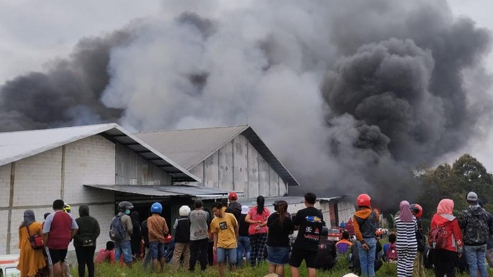 pabrik kertas di malang terbakar