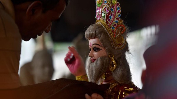 Festival keberuntungan Vishwakarma Puja dirayakan dengan banyak kemegahan di seluruh negeri.