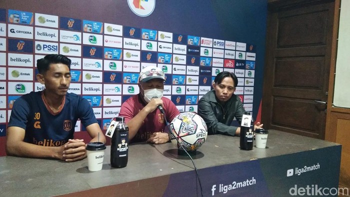 Pelatih Persela Fakhri Husaini