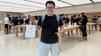 Nah jangan lupa mengikuti sesi unboxing iPhone 14 Pro Max Deep Purple di channel YouTuber Cupu di sini dan follow akun Instagramnya di sini. Foto: Fendy/YouTuber Cupu