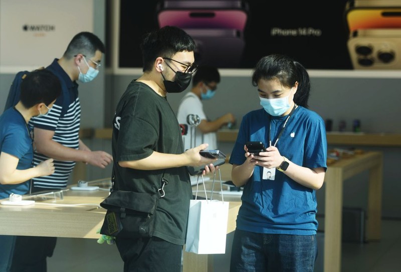 Penjualan perdana iPhone 14