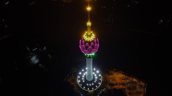 Menara setinggi 368 meter ini sebenarnya merupakan pusat radio, televisi, dan jaringan telepon seluler negara dan antenanya. Â Menara setinggi 368 meter ini sebenarnya merupakan pusat radio, televisi, dan jaringan telepon seluler negara dan antenanya. Â