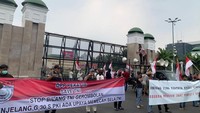 Terlebih Isu liar ini bisa berdampak terhadap perpacahan di dalam tubuh TNI itu sendiri yang notabene menjadi salah satu simbol kekuatan negara.