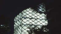 Terahir ada Prada Store 