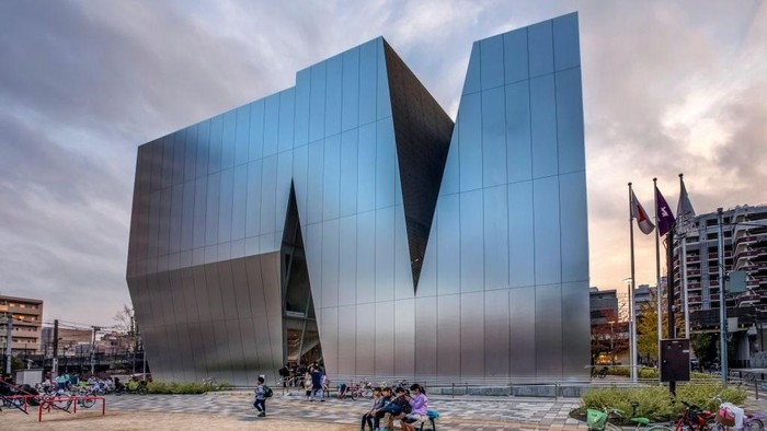 Potret Arsitektur Unik di Jepang yang Pake Banget Jepang juga memiliki ragam arsitektur bangunan yang sangat unik. Nah, penasaran seperti apa? Yuk, intip foto-fotonya berikut ini.