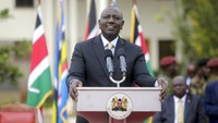 William Ruto berpidato di depan rekan media di Nairobi, Kenya, Senin (5/9/2022). Namun dalam pidato pengangkatannya, Presiden Kenya ini mengumumkan berakhirnya program subsidi BBM. Ia menyebut negara akan rugi besar hingga US$ 2,3 miliar atau setara Rp 34,5 triliun (Kurs Rp 15.000) pada akhir tahun keuangan yakni Juni 2023. (AP Photo/Brian Inganga)