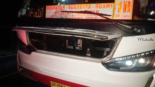 Sebuah bus AKAP terbakar, Jumat pagi di Jalan Denpasar - Gilimanuk, Banjar Balai Agung, Desa Yehembang, Kecamatan Mendoyo, Kabupaten Jembrana Bali, Jumat (16/9/2022)
