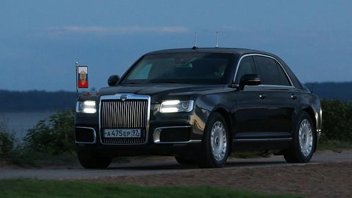 PARIS, FRANCE - DECEMBER 10: (RUSSIA OUT) Russian President Vladimir Putin's Aurus Senat limo is seen in front of  Elysee Palace in Paris, France, December,10,2019. Russian President Putin is taling part in the Normandy Format talks with Ukrainian President Volodimyr Zelensky, French President Emmanuel Macron and German Chancellor Angela Merkerl in Paris today. (Photo by Mikhail Svetlov/Getty Images)