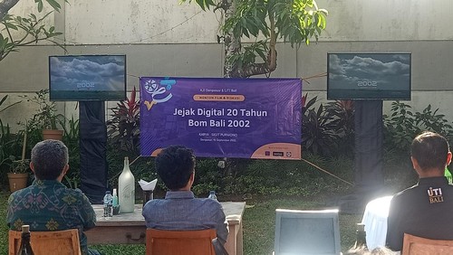 Suasana nonton film Jejak Digital 20 Tahun Bom Bali 2002 karya Sigit Purwono, di Denpasar, Bali, Jumat (16/9/2022).