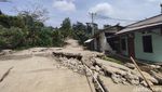 Penampakan Tanah Bergeser di Bogor Bikin Warga Sekampung Ngungsi