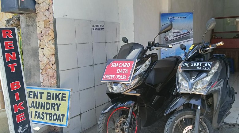 Tempat penyewaan motor (rental bike) di Jalan Bakung Sari, Kuta, Badung Tempat penyewaan motor (rental bike) di Jalan Bakung Sari, Kuta, Badung