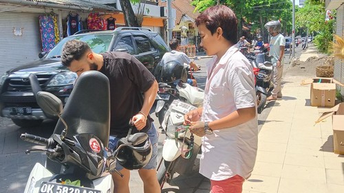 Tempat usaha sewa motor di Jalan Bakung Sari, Kuta