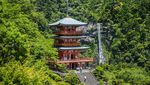 Terpukau Keindahan Lanskap Air Terjun di Jepang