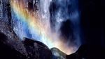 Terpukau Keindahan Lanskap Air Terjun di Jepang