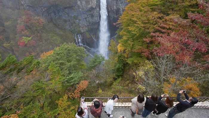 Terpukau Keindahan Lanskap Air Terjun di Jepang Jepang juga memiliki beragam air terjun yang sangat indah. Yuk, simak lanskap foto-foto air terjun di Jepang.
