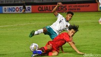 Laga Hong Kong vs Indonesia/Foto: Deny Prastyo Utomo/detikJatim