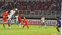 Laga Hong Kong vs Indonesia/Foto: Deny Prastyo Utomo/detikJatim